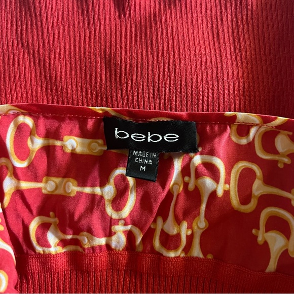 Bebe bow HALTER TOP • red with gold chain effect print• size M• - Picture 2 of 8